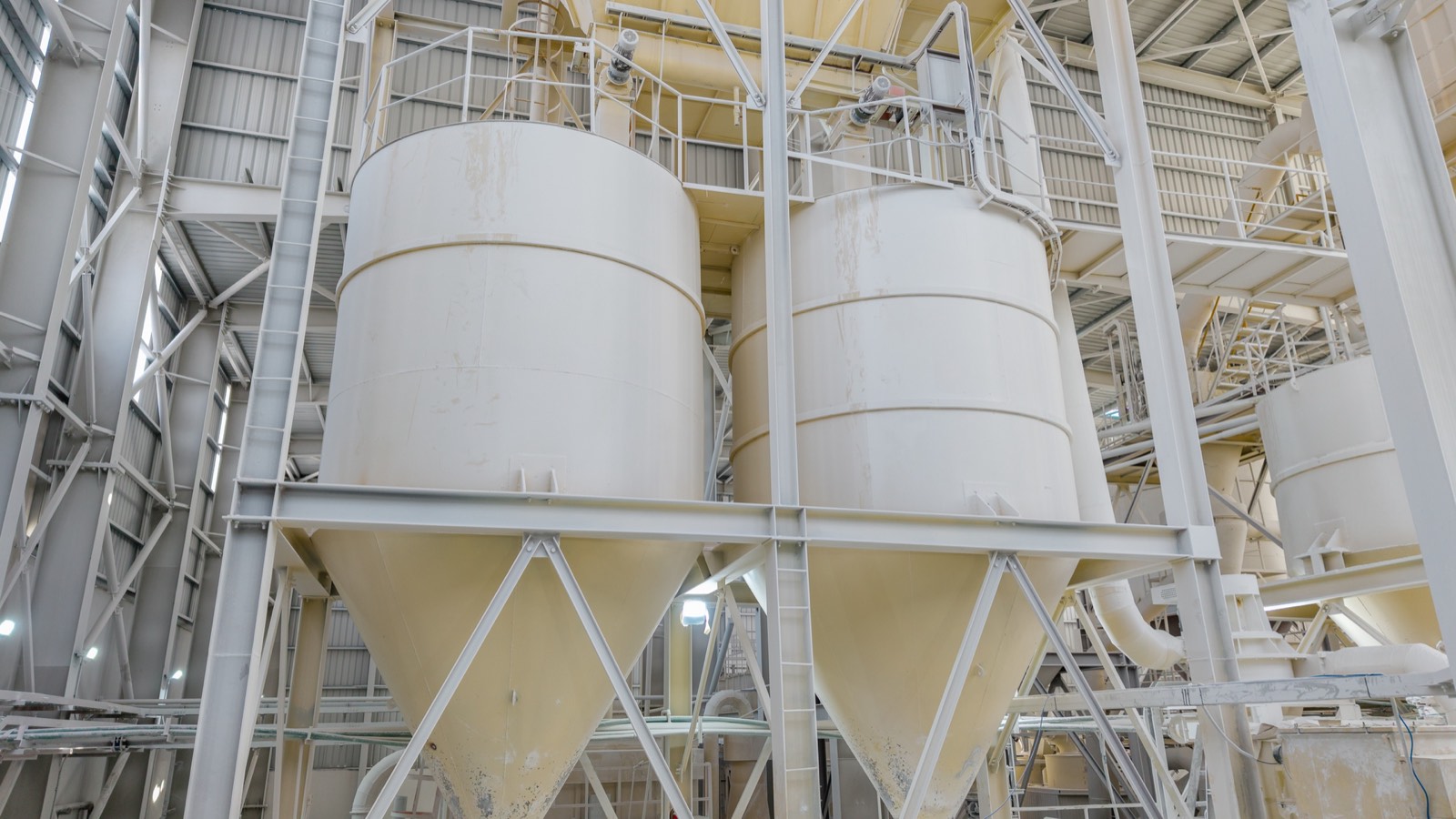 Surface treatment vessels of the coating line